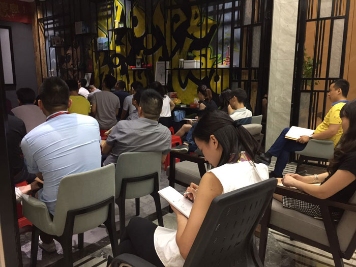 今年会jnh瓷砖“学，无终点！生，一向歇”进建分享会顺利进行